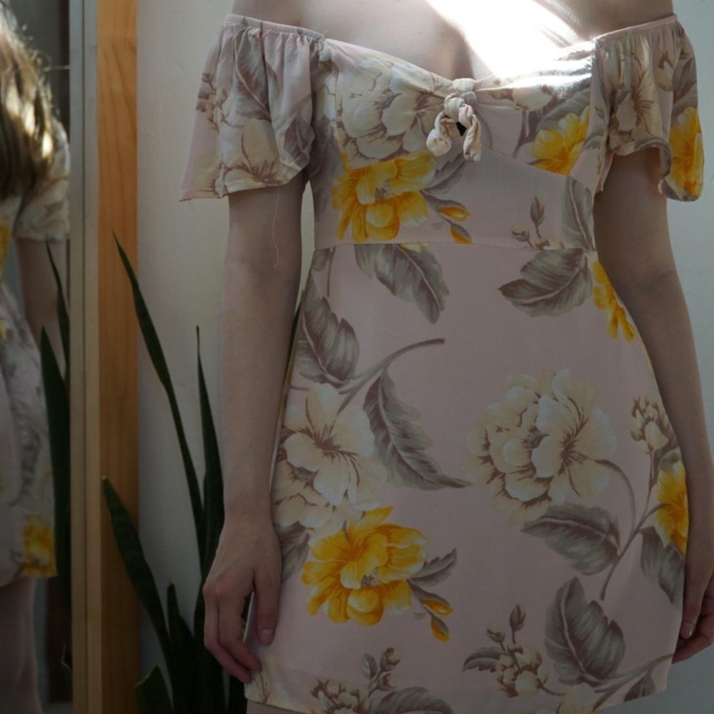 Cream super cute floral baby doll puffer sleeve mini dress vintage short sleeve